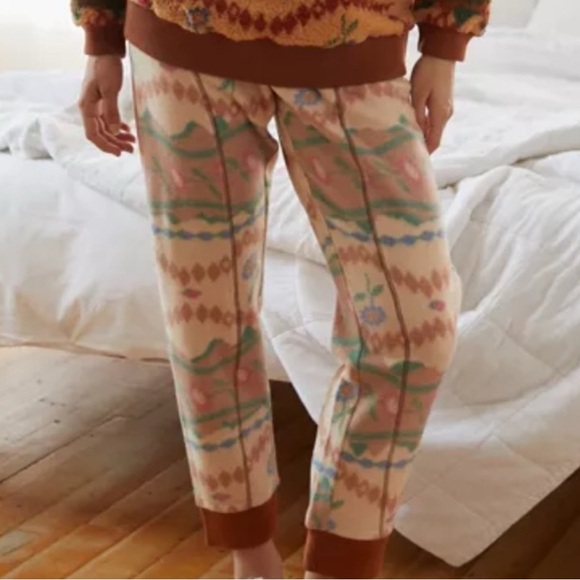 Urban Outfitters Pants - Urban Outfitters Out From Under Outlander Fleece Loungwear Cozy Joggers-Size M